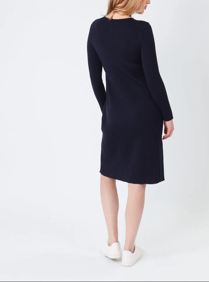 Robe femme plissée en laine bleu marine