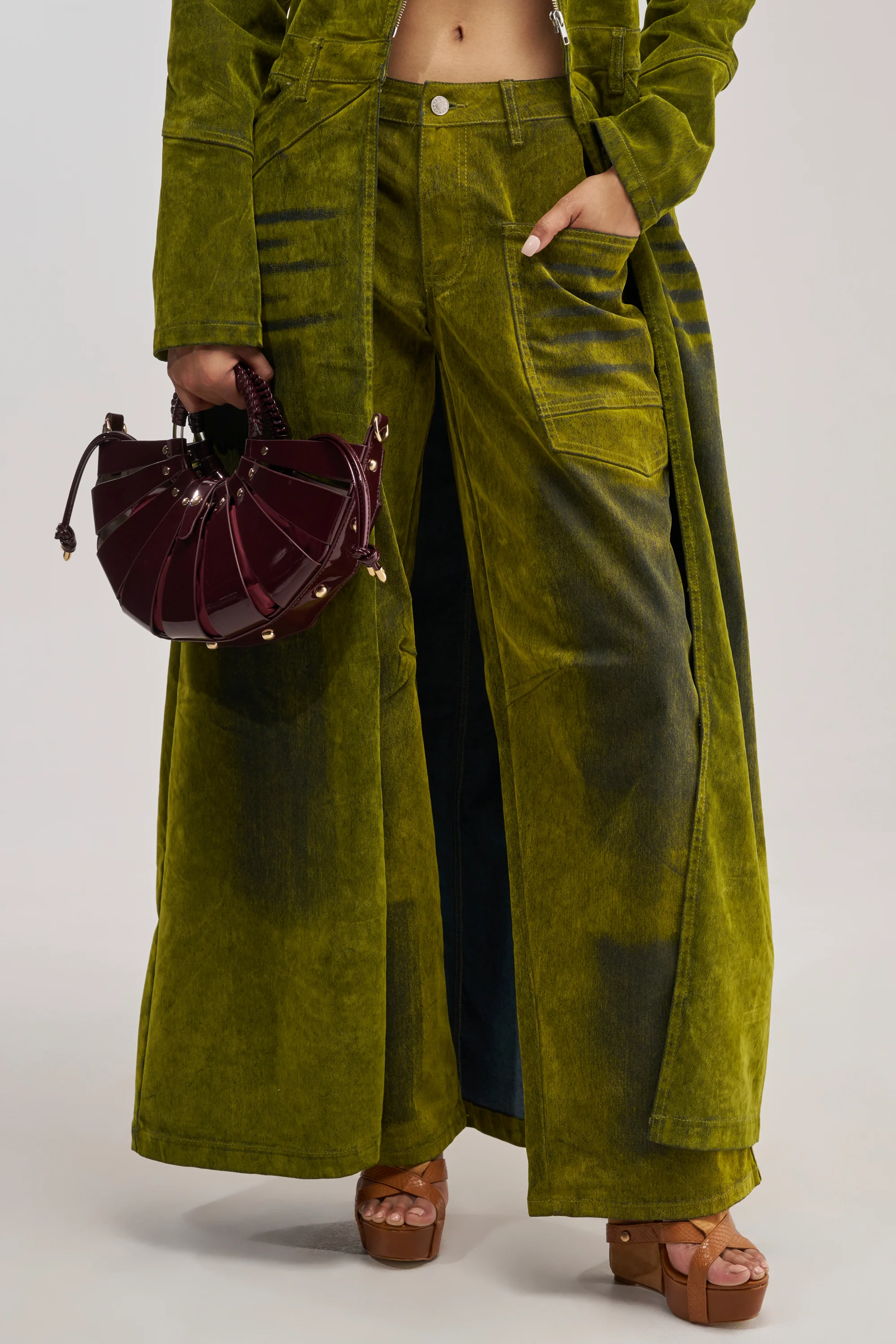 VALERIE VELVET EFFECT PANT IN GREEN - Akira Store