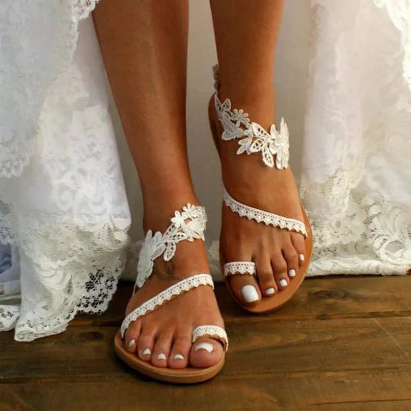 Sandales à brides fleuries