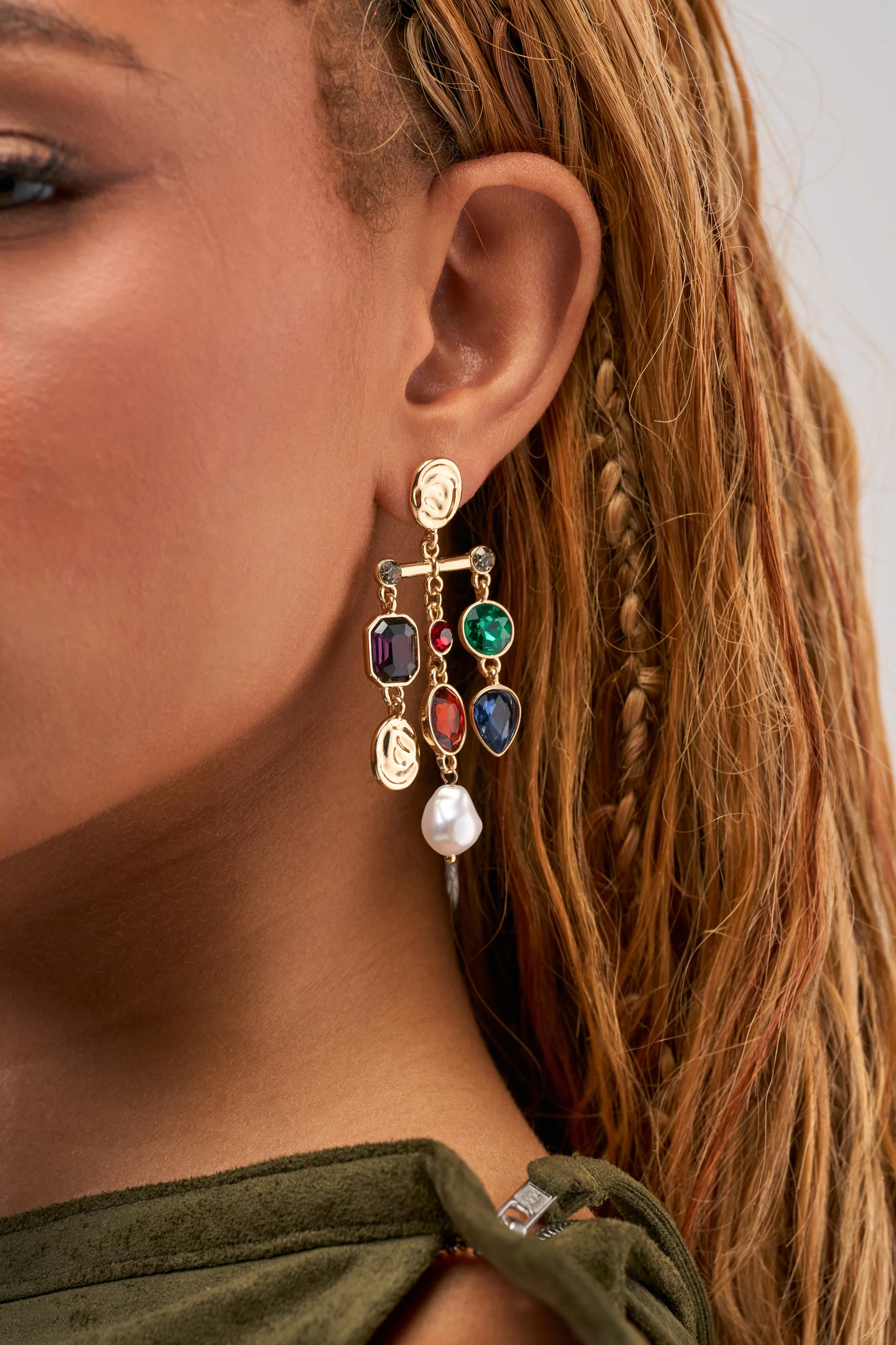 MAXIMALIST MUSE CHARM DROP EARRINGS - Akira Store