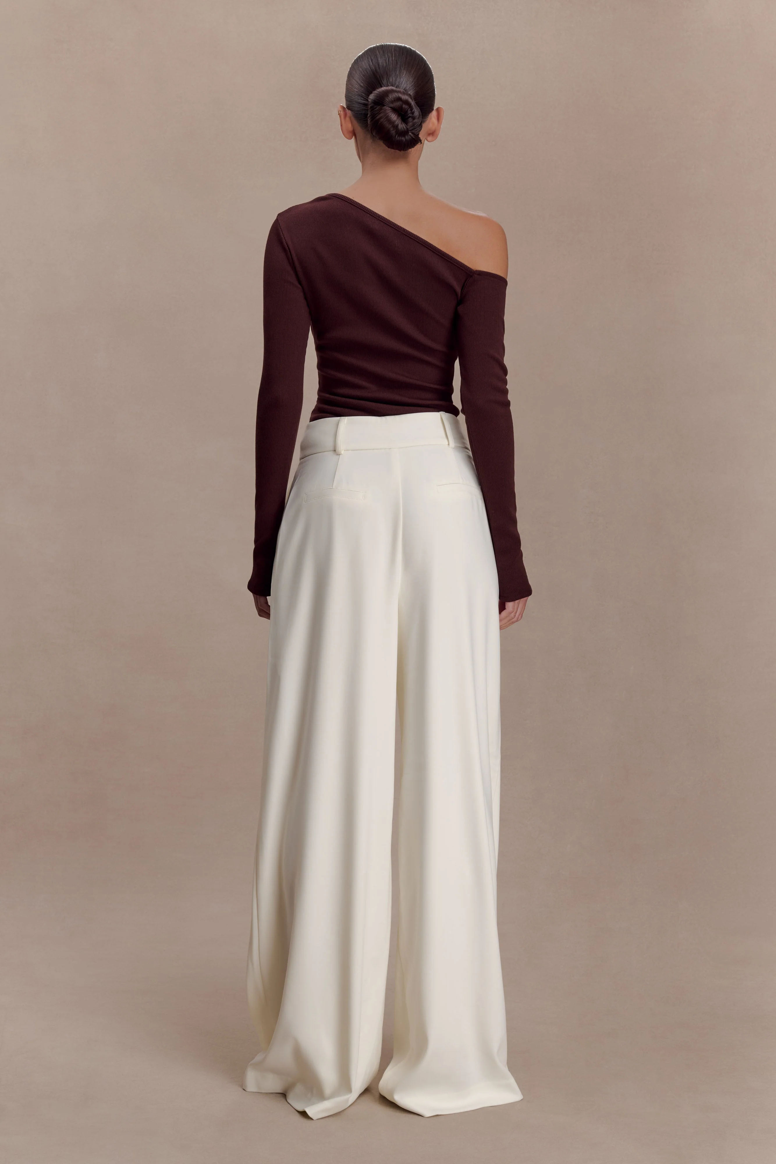 Maelle Off Shoulder Long Sleeve Top - Deep Chocolate