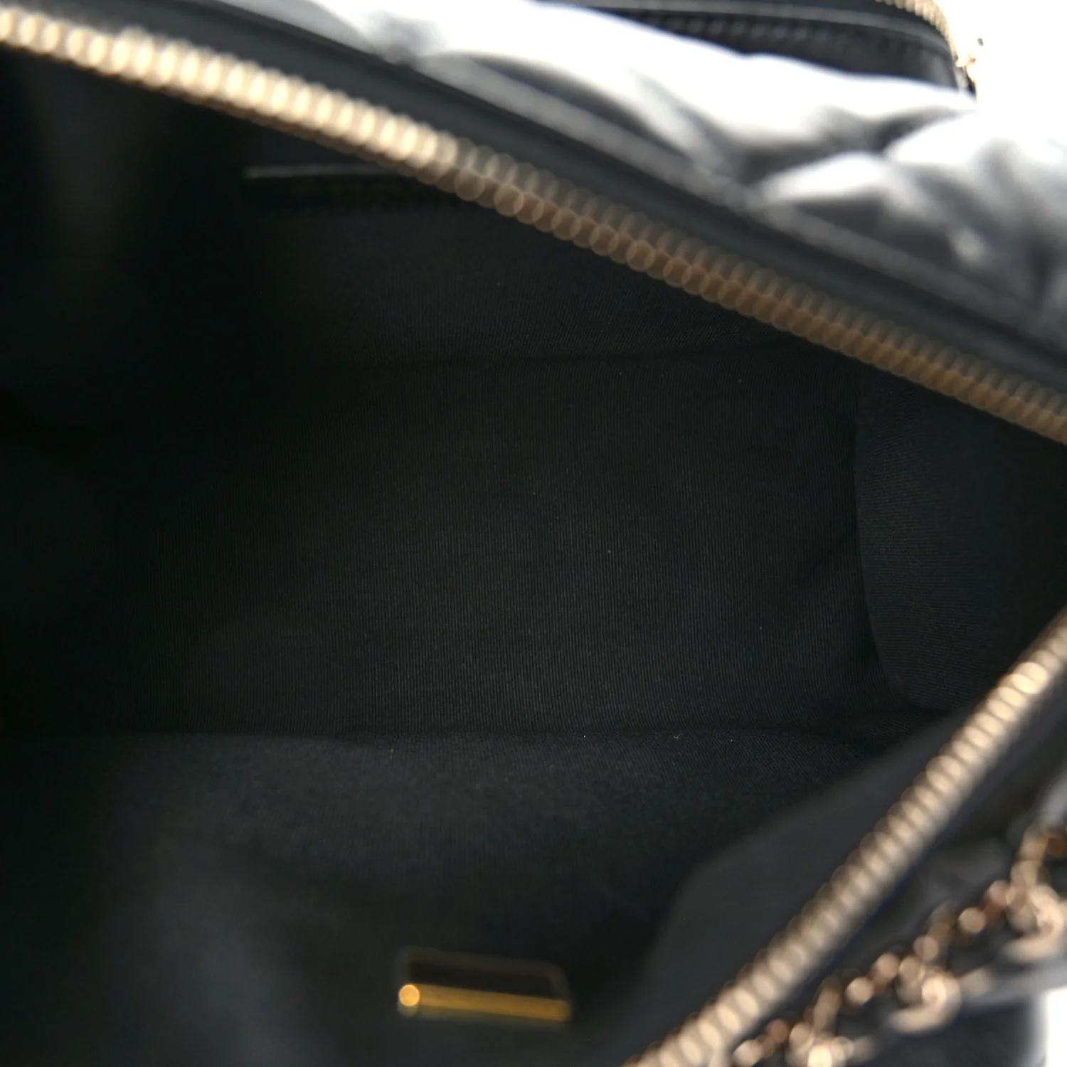 Shiny Crumpled Lambskin Quilted Medium Preppy Pocket Camera Case Black