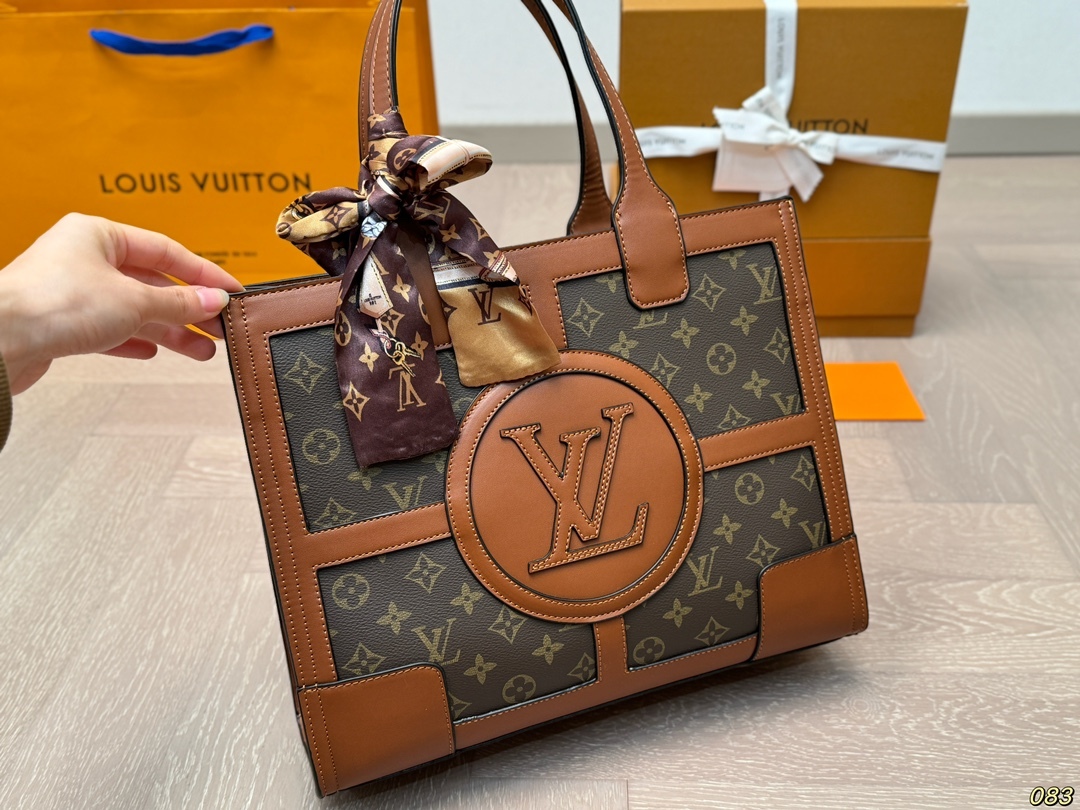 Louis new arrival tote bag size: 34*27 cm