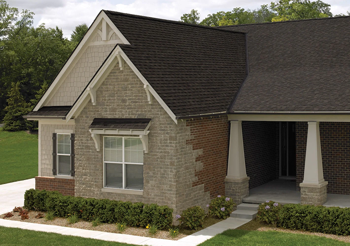 IKO Cambridge AR Architectural Asphalt Shingles – Charcoal Grey (3 Bundles per Square)