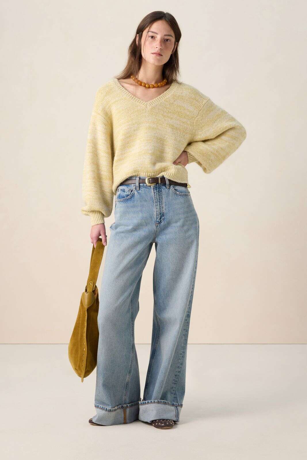 Lichtgele lurex trui met v-hals