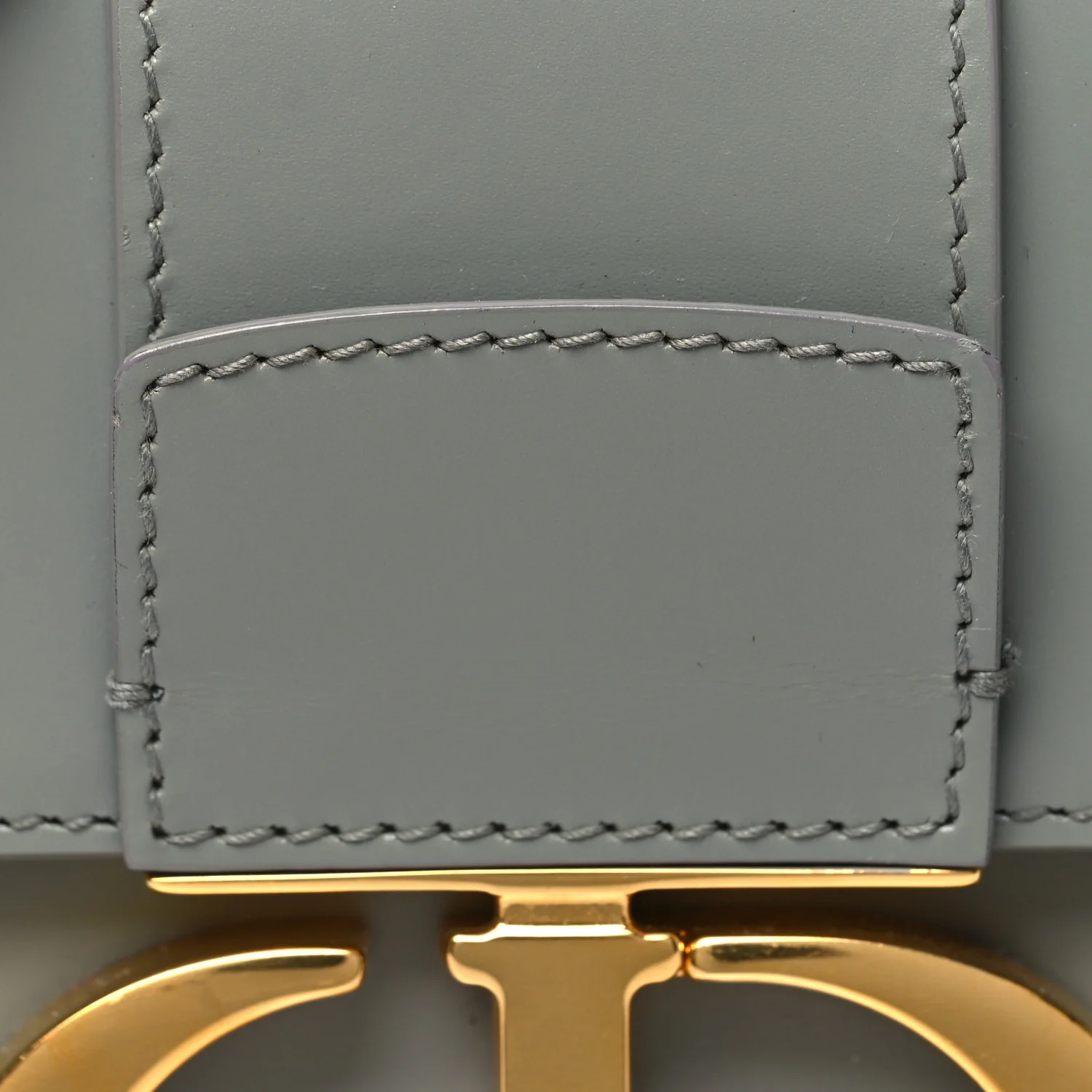 Box Calfskin 30 Montaigne Box Bag Gray