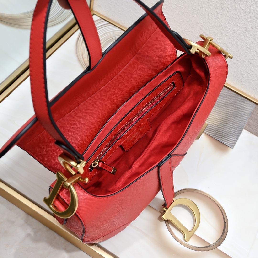 D saddle Be a classic with classics bag size: 25.5 x 20 x 6.5 cm