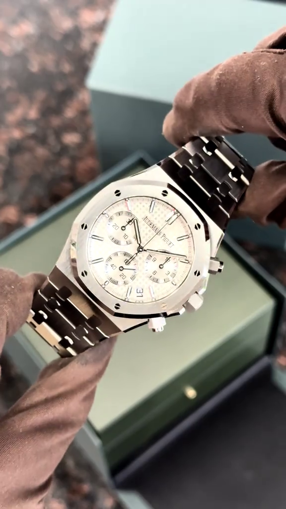 [Super Clone]Audemars Piguet Royal Oak Chronograph Silver-toned Dial 41mm Stainless Steel Watch
