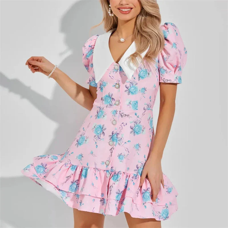 Robe courte à volants avec manches bouffantes