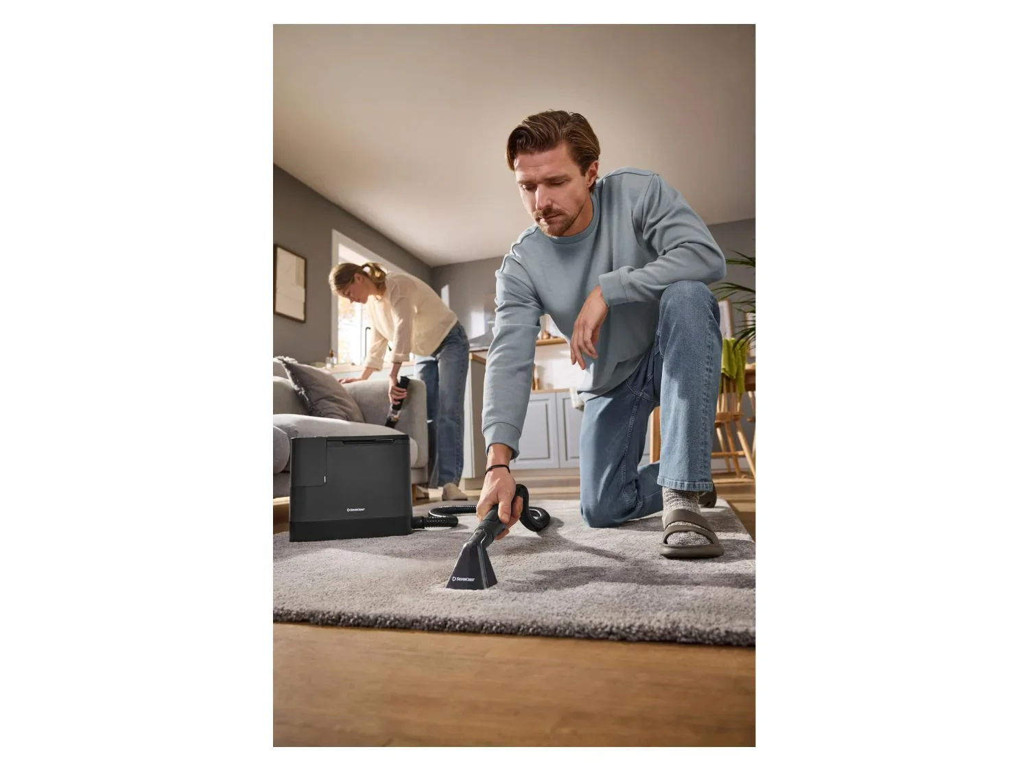 SILVERCREST Appareil de nettoyage sans fil pour tapis et tissus dameublement