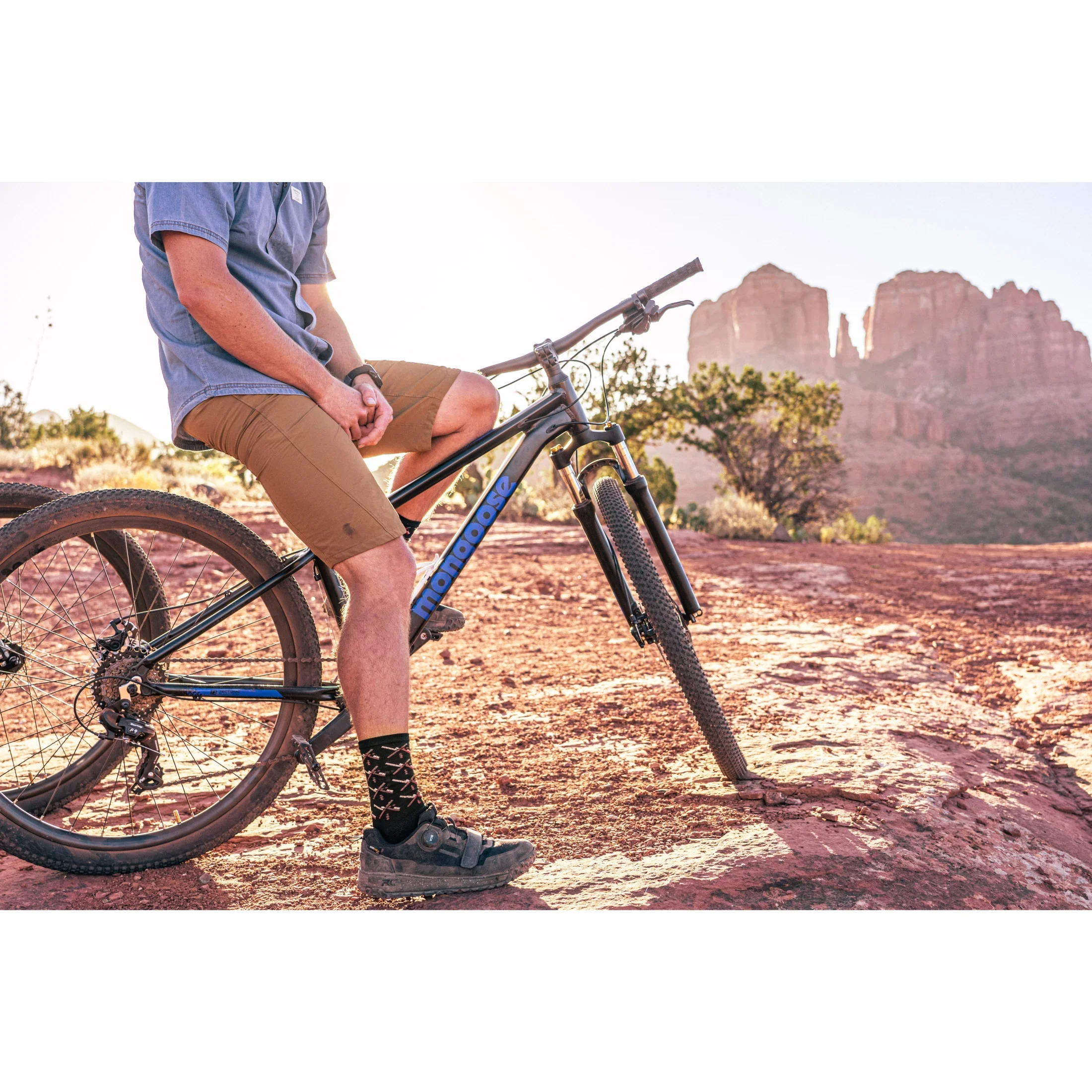 Mongoose Switchback Comp, Unisex Mountain Bike, 29- Inch Wheel, Extra Large Frame, Black