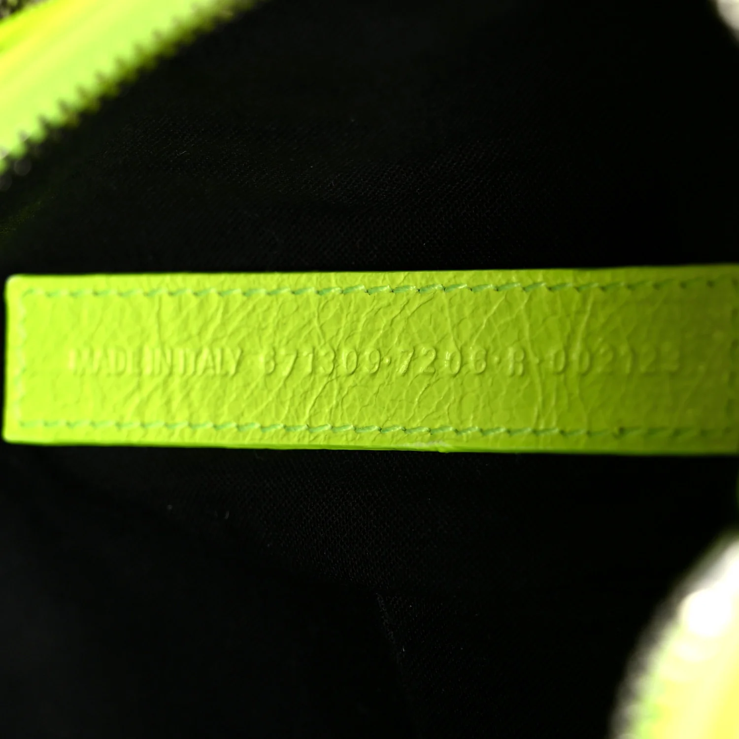 Agneau Arena Le Cagole Shoulder Bag XS Fluo Yellow