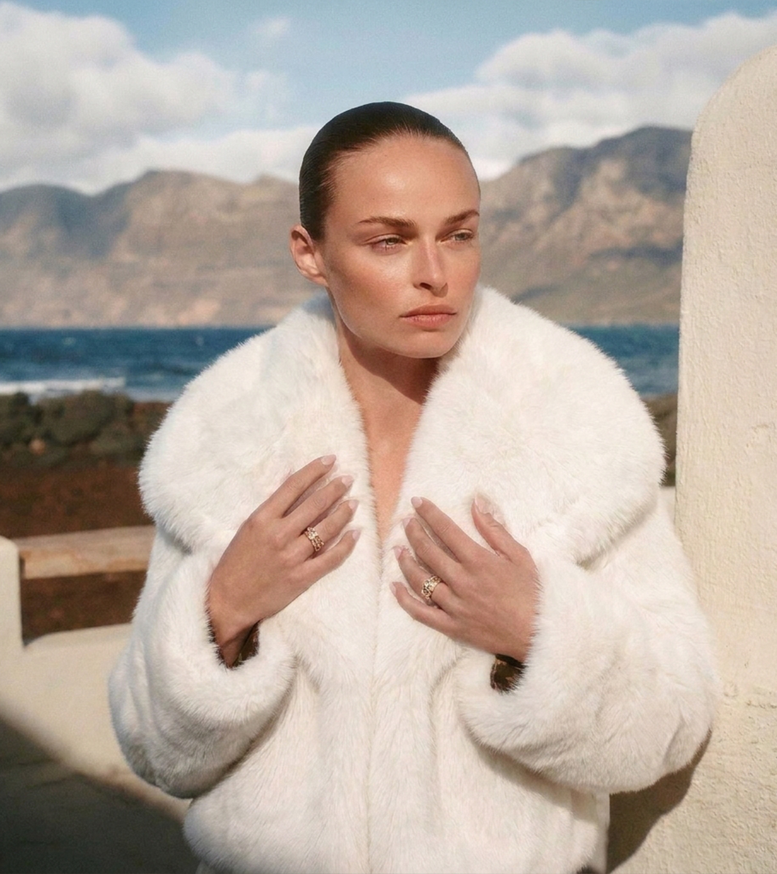 Stanetco white cropped faux fur jacket with an oversized collar