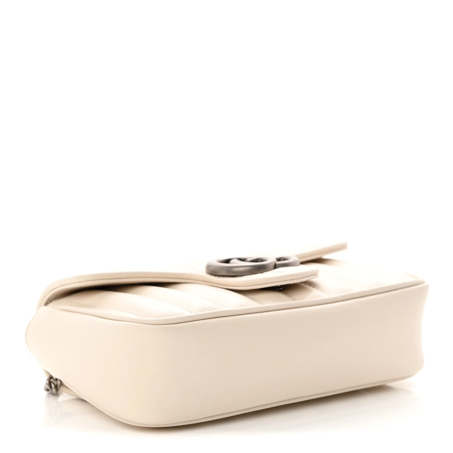 Calfskin Matelasse Aria Super Mini GG Marmont Shoulder Bag Mystic White
