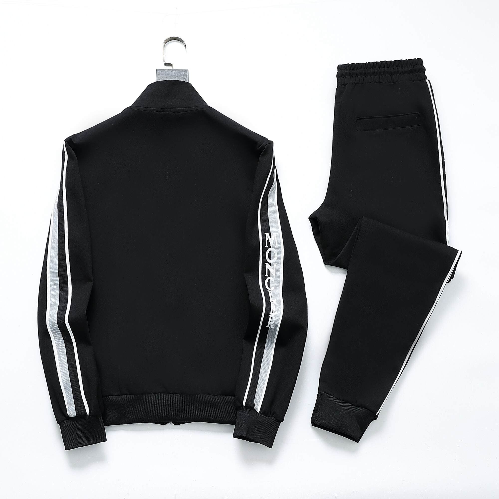 【MONCLER】モンクレール、【即日出荷】ご好評に付き再入荷！