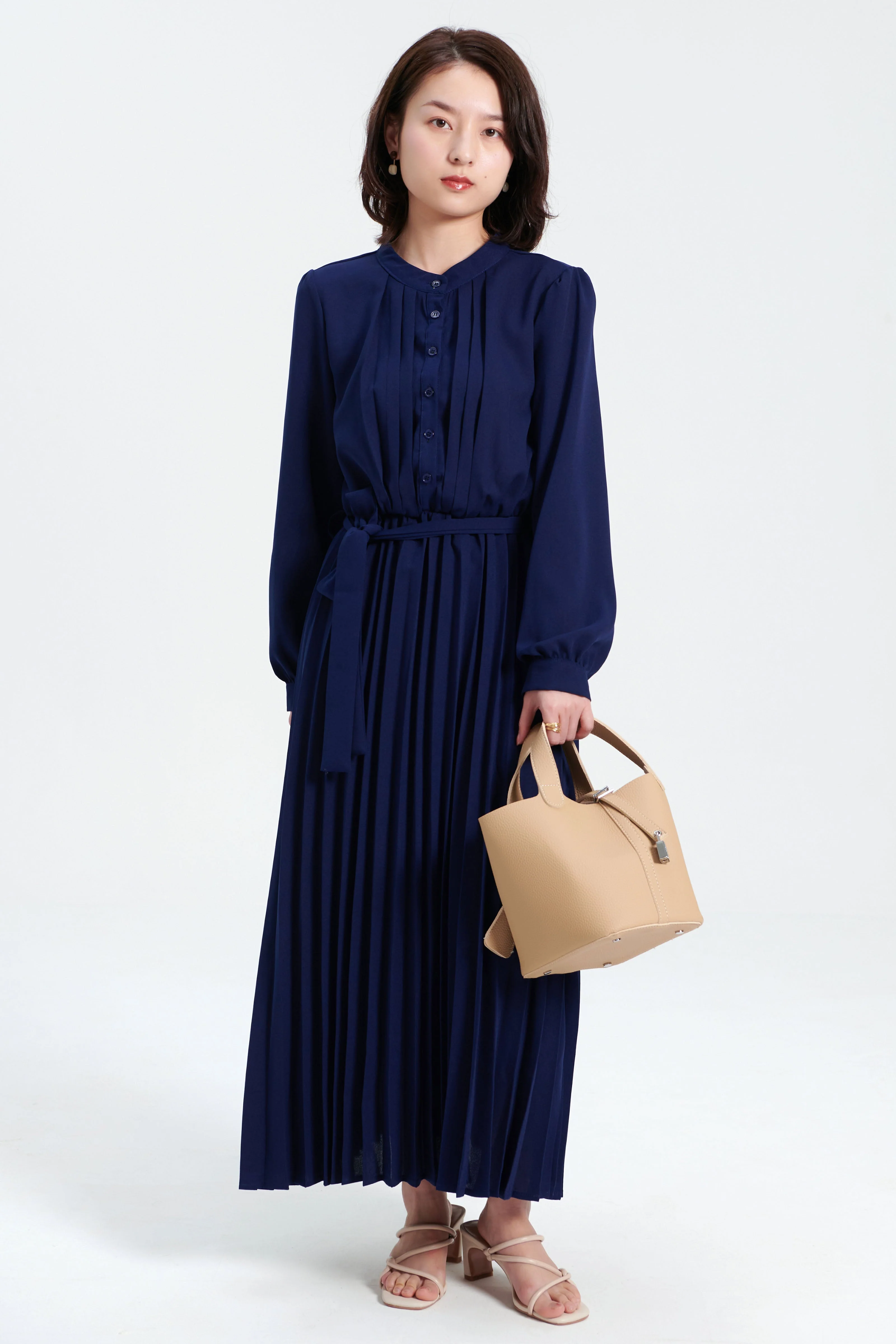 Robe à manches bouffantes en chiffon plissé