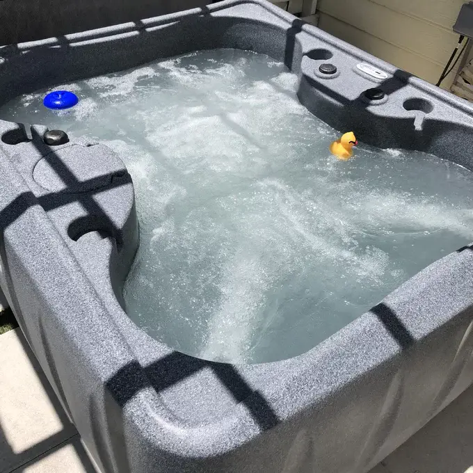Spa Aquarest, équipé de pompes Jacuzzi® - Spa rectangulaire 4 places, 12 jets, prêt à l'emploi