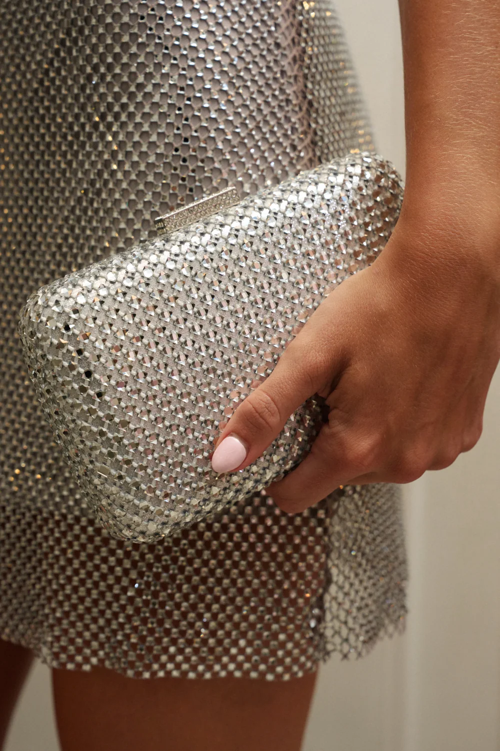 ELECTRIC AURA RHINESTONE CLUTCH IN SILVER - Akira Store