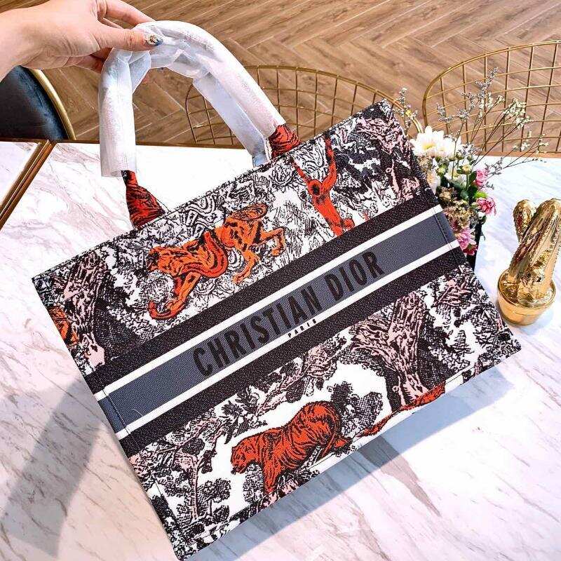 Dior(ディオール) Toile de Jouy ブックトート 2色