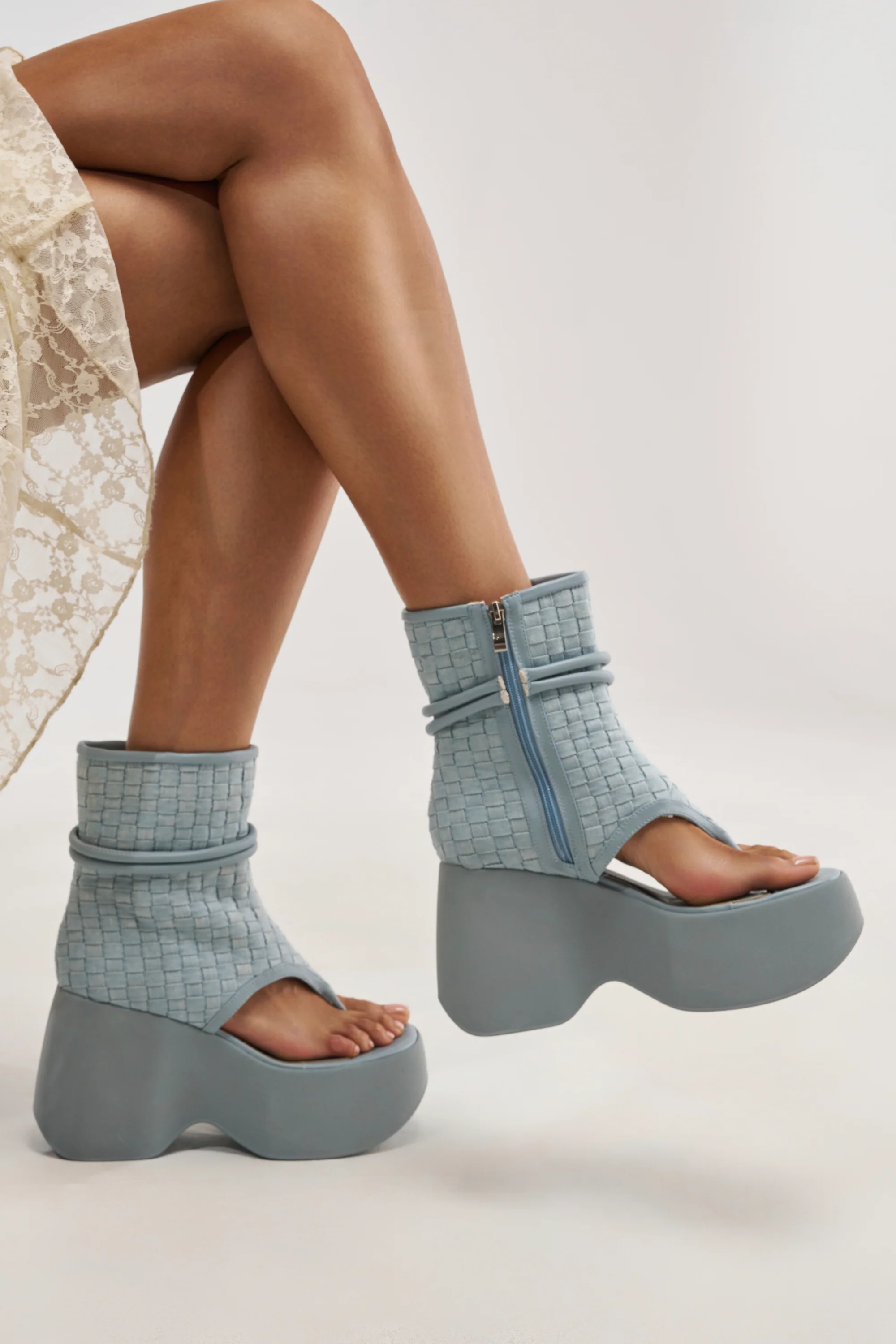 AZALEA WANG SCULLY DENIM FLATFORM SANDAL - Akira Store