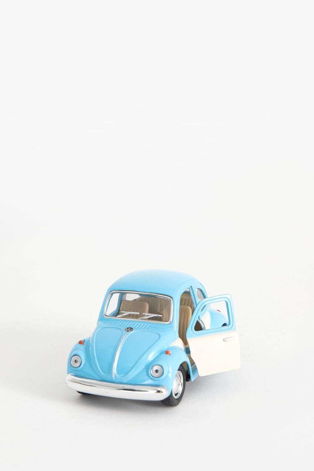 Metalen volkswagen beetle pastel lichtblauw