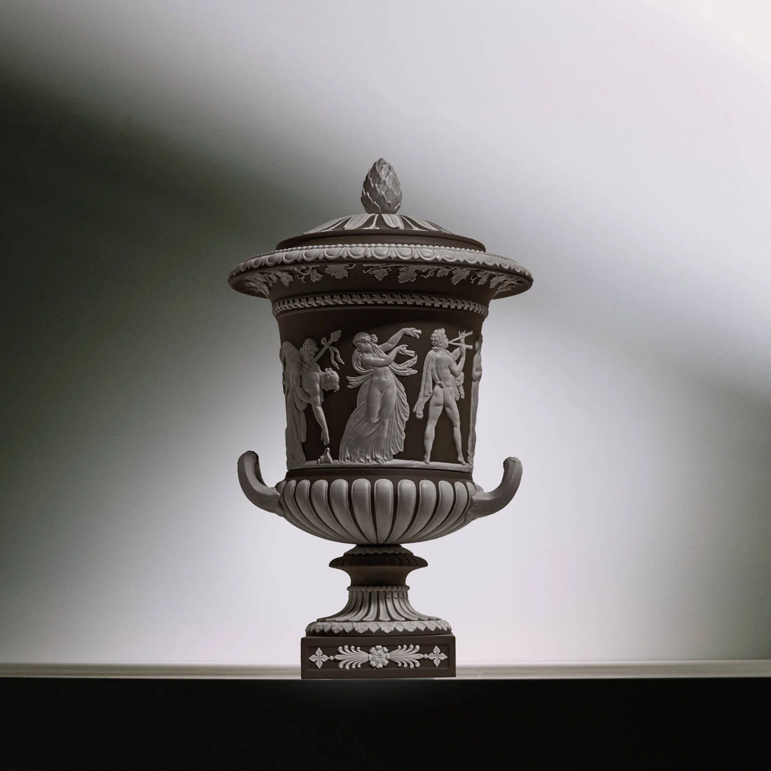 Borghese Vase Marsh Green
