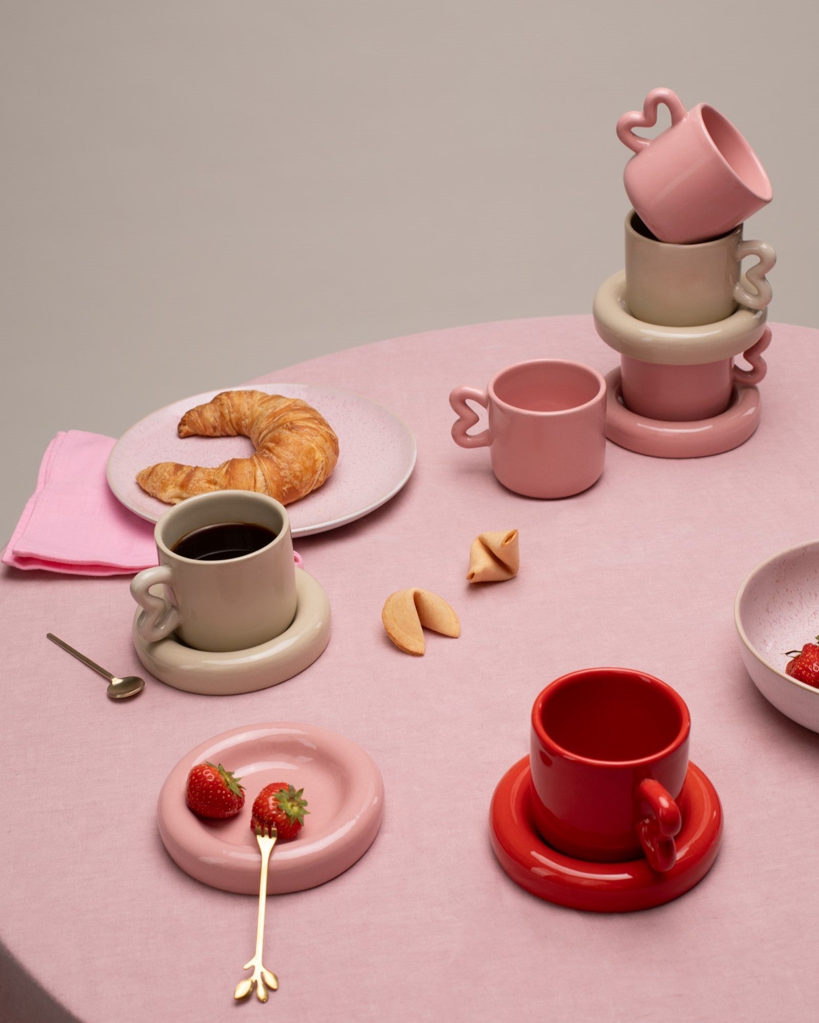 SEIA MUG & SAUCER HEART SAND