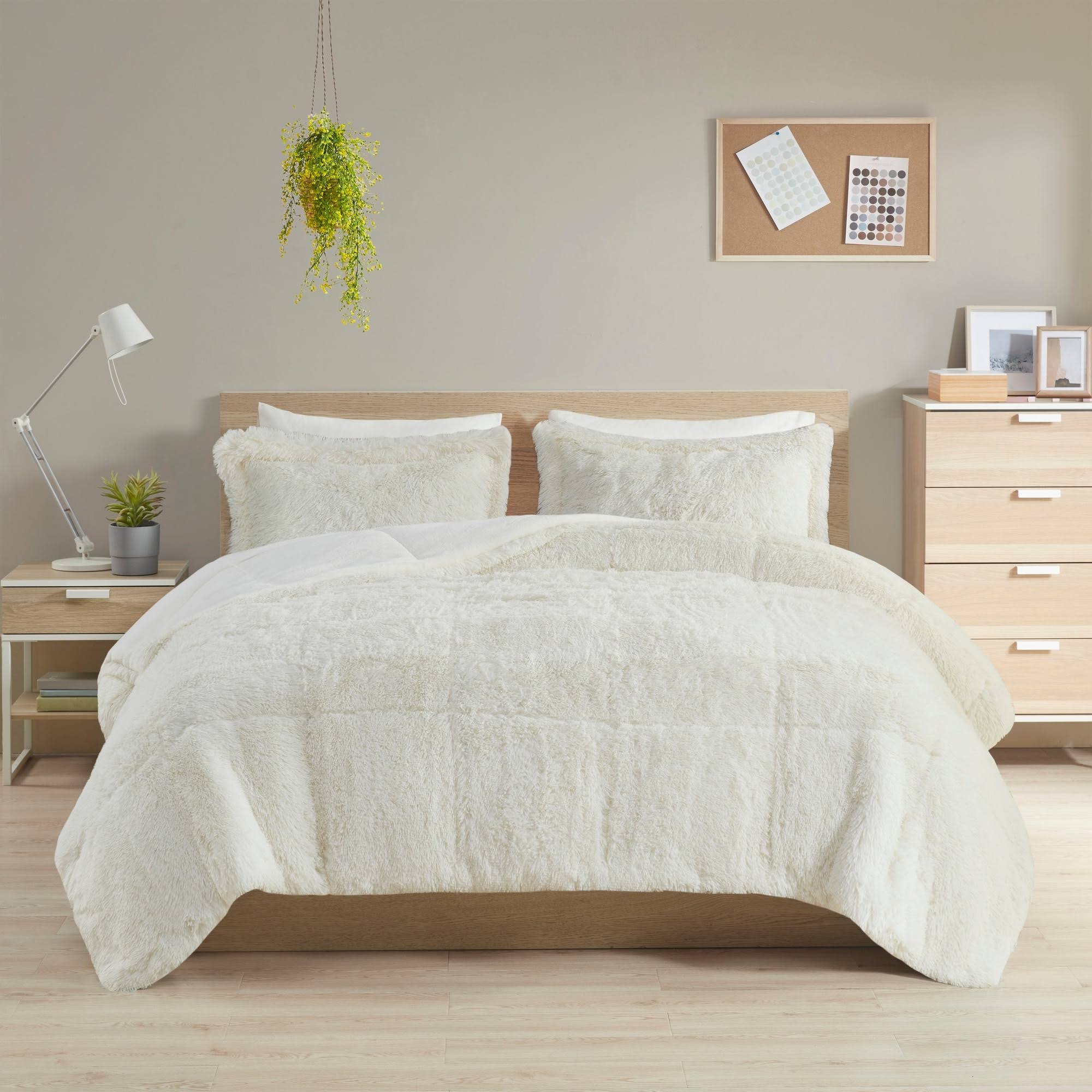 Intelligent Design - Malea Shaggy Faux Fur Comforter Set - Ivory - Twin/Twin XL