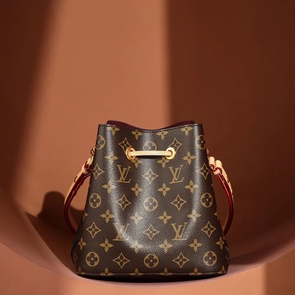 Louis neonoe bb mini bag size : 20??20??13 cm