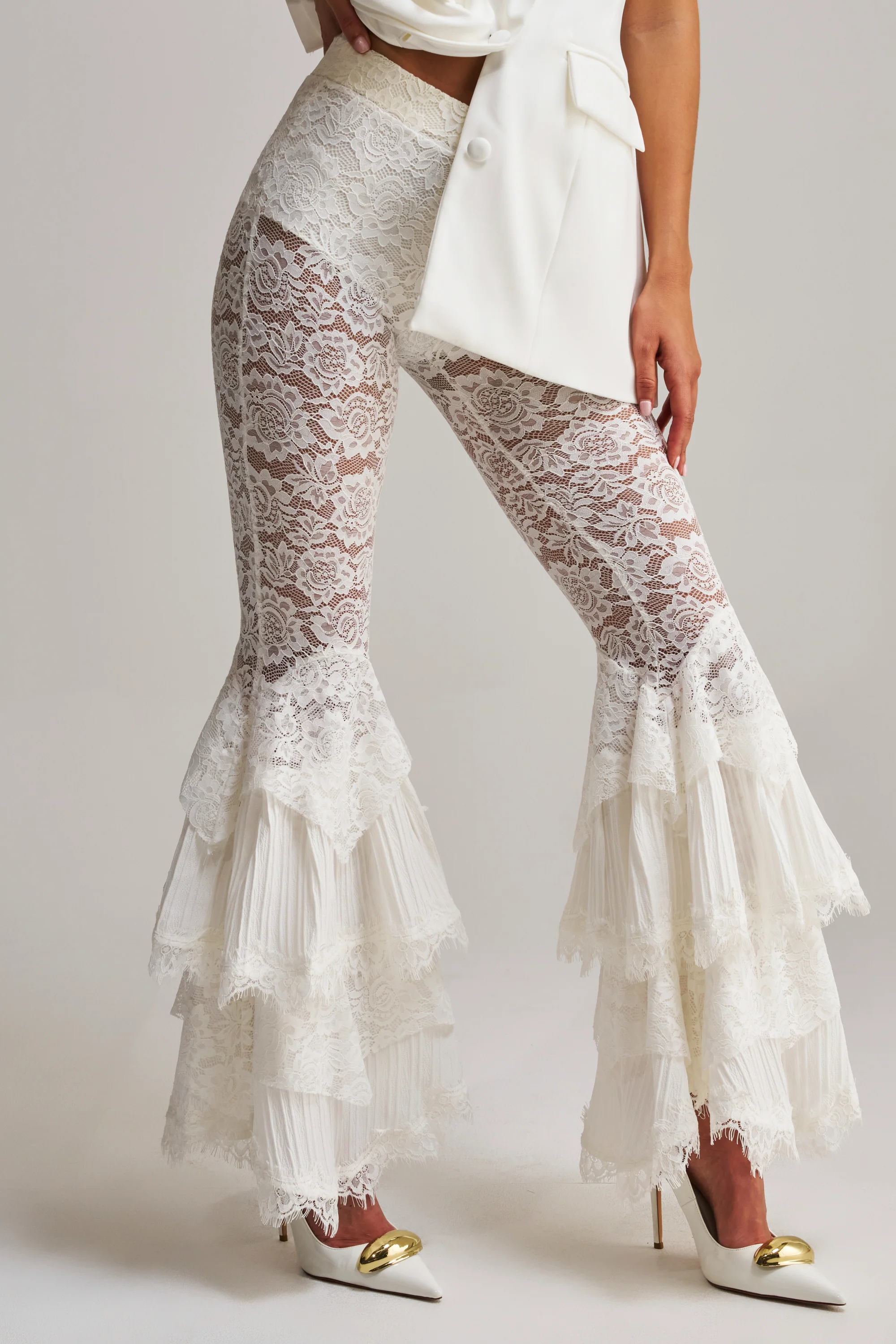 COACHELLA LACE RUFFLE PANTS - Akira Store