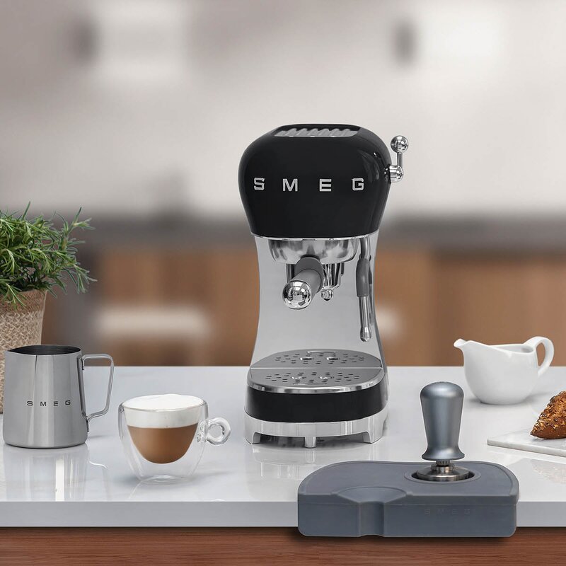 Espressomaskin ECF02 1L svart