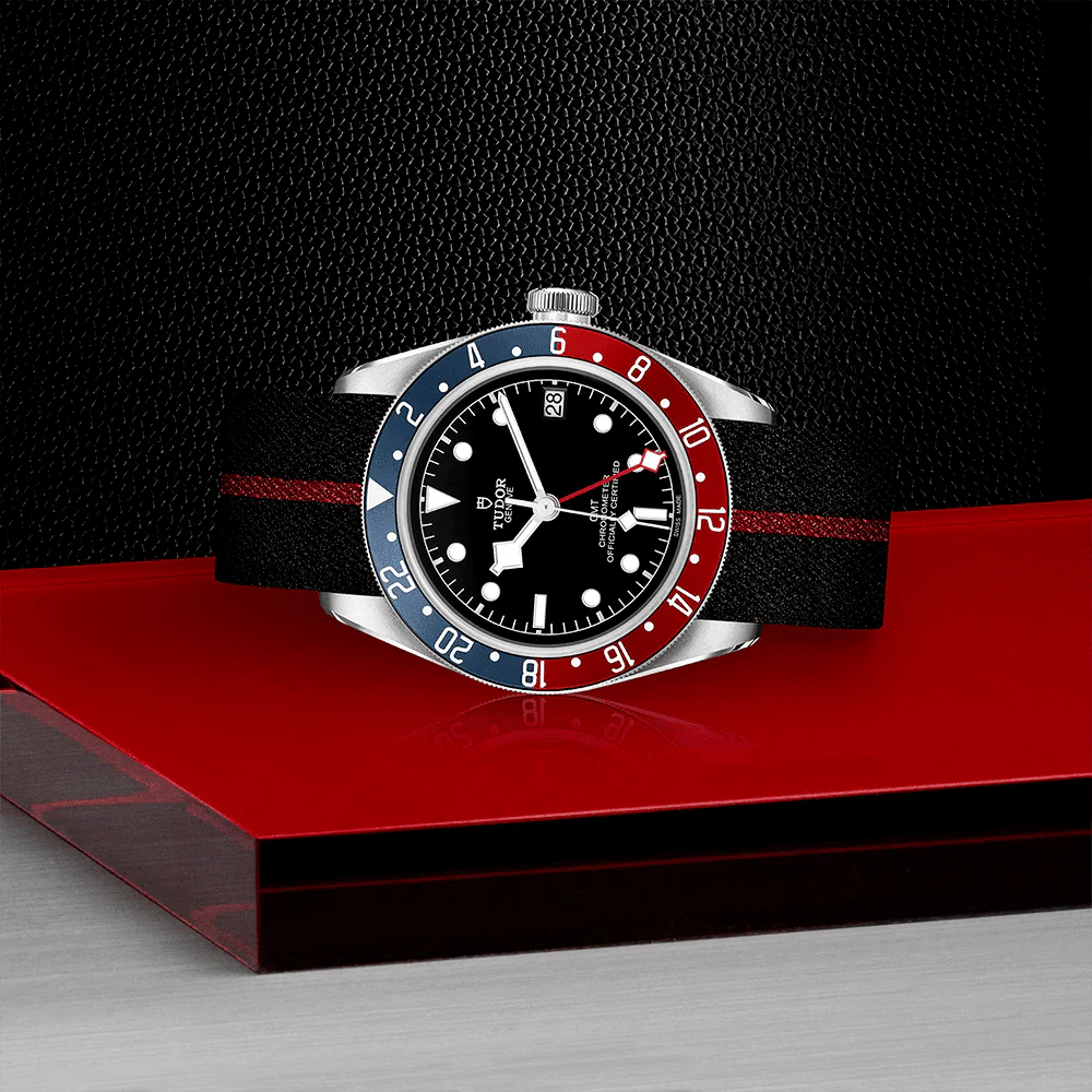 【Super Clone】TUDOR Black Bay GMT 41mm Black Dial Automatic Men's Fabric Strap Watch M79830RB-0003