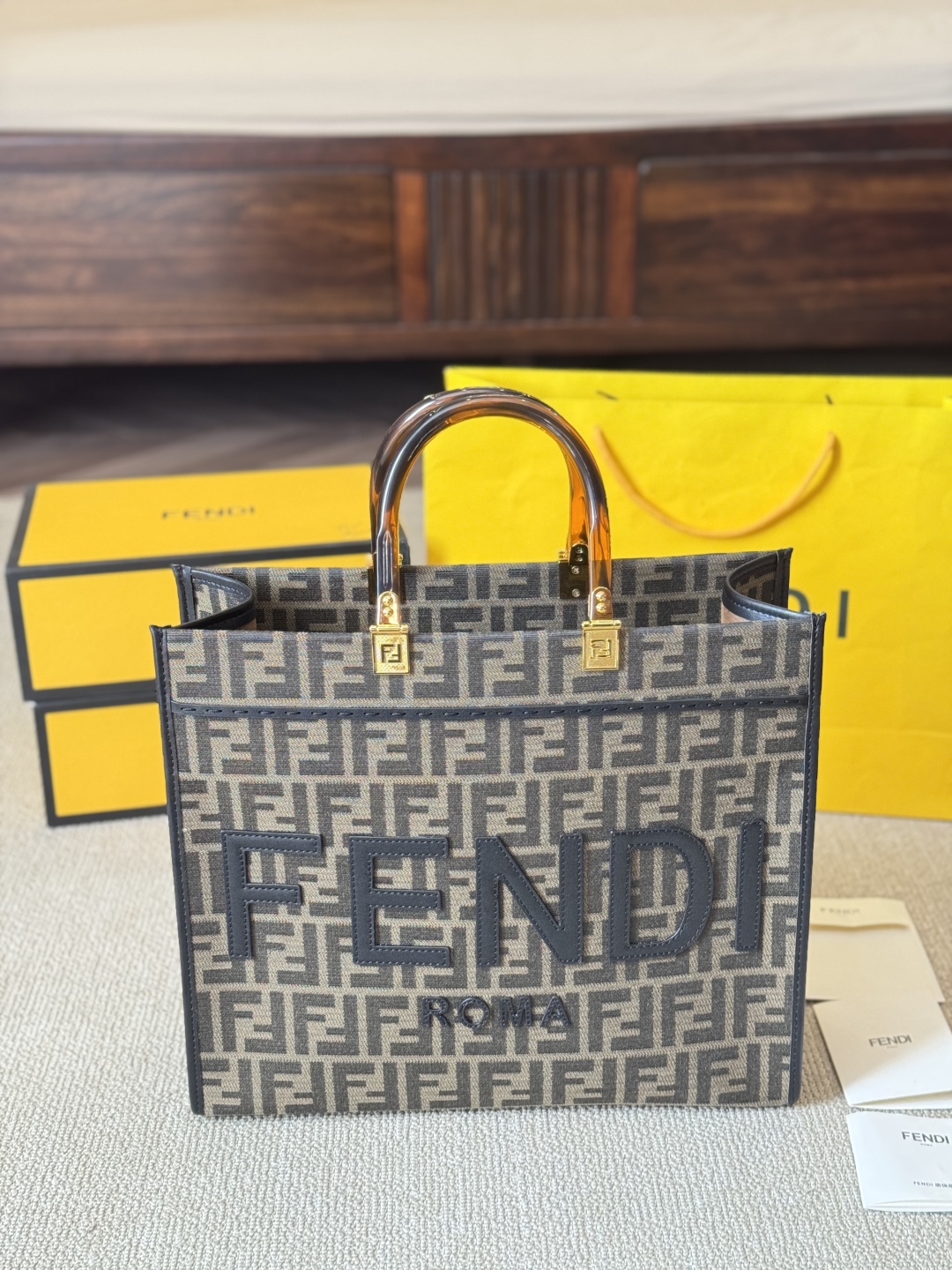 Fen new arrival peekabo tote bag size??35*30 cm
