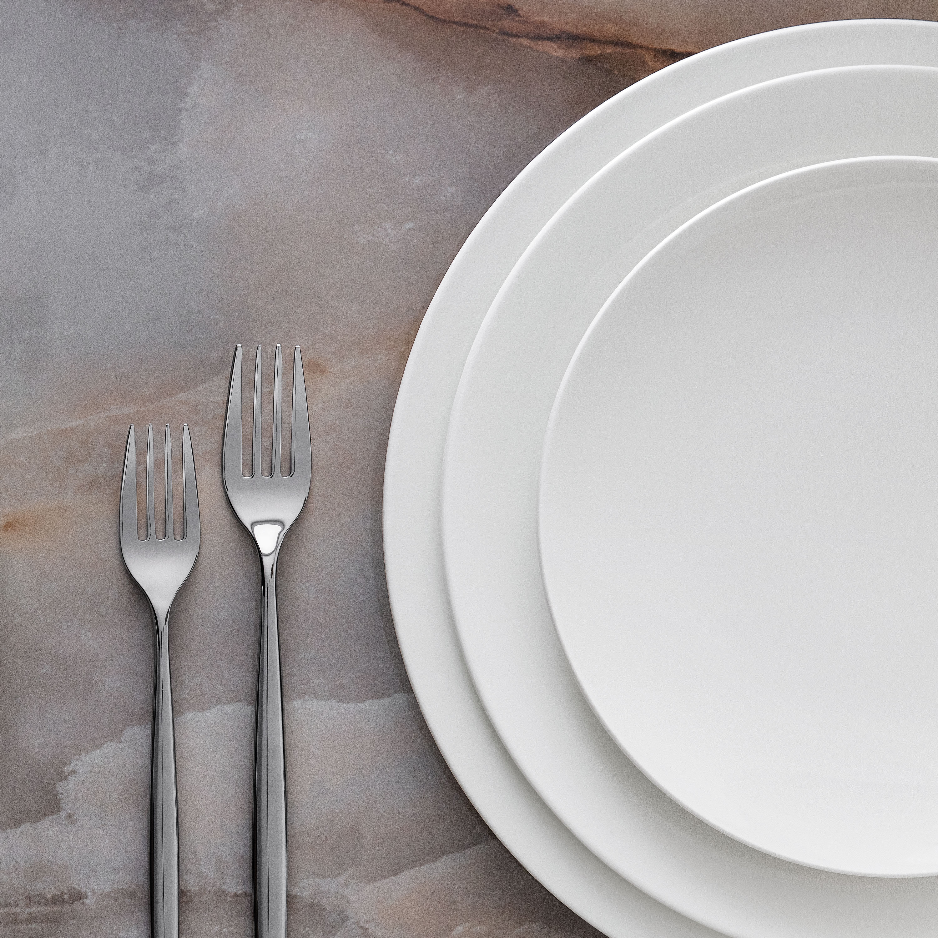 MetroChic Dinner plate - White, 10.8'', Premium Bone Porcelain