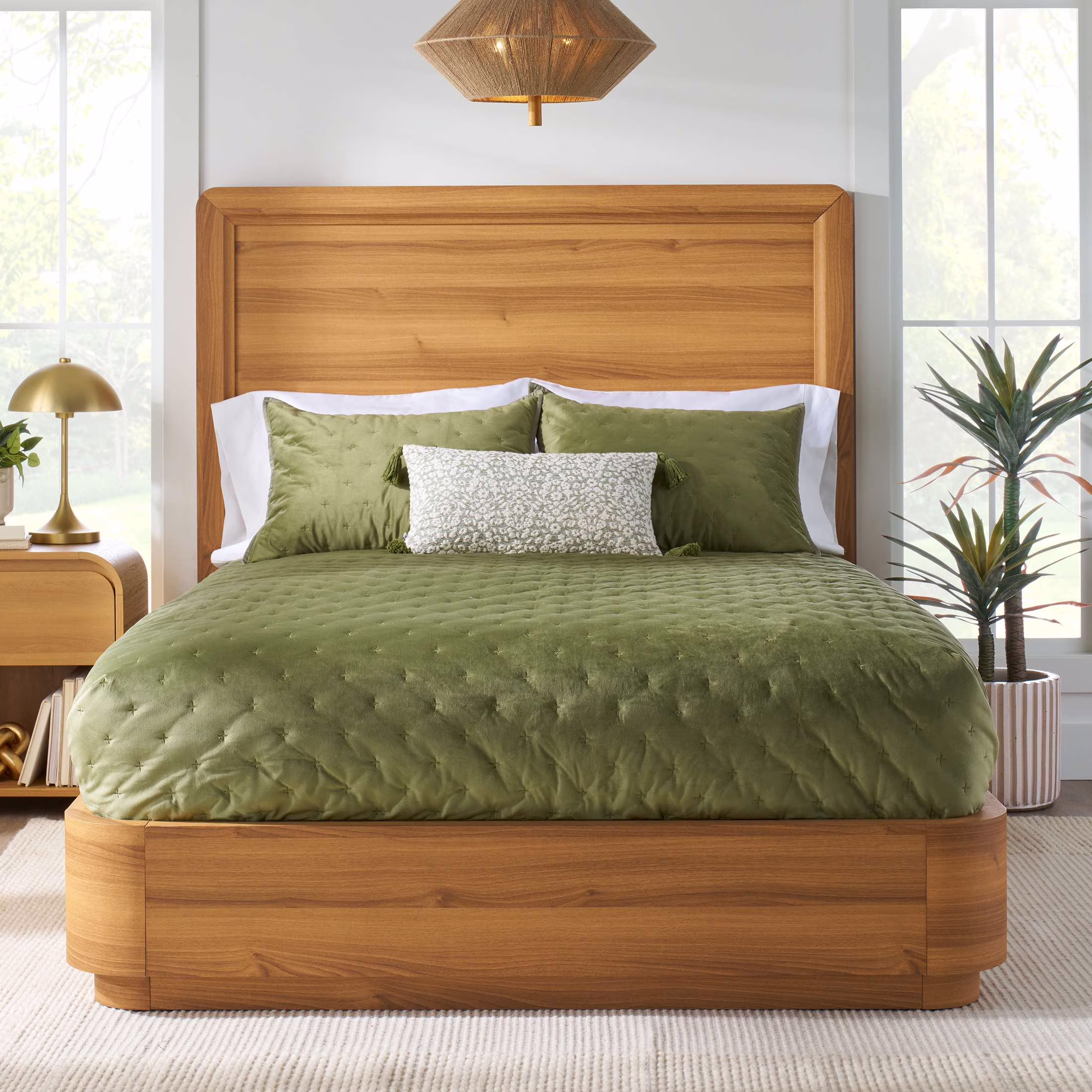 Juliet Curved Wood Platform Bed, Queen, Honey Brown