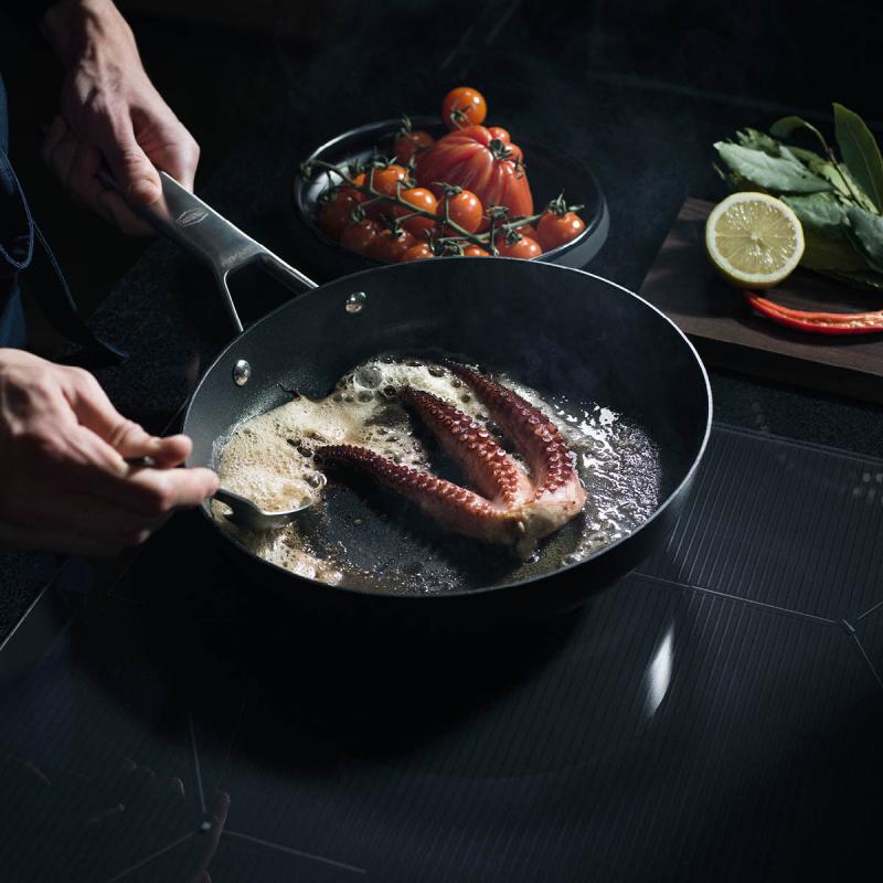 Taiten stekepanne 26 cm svart