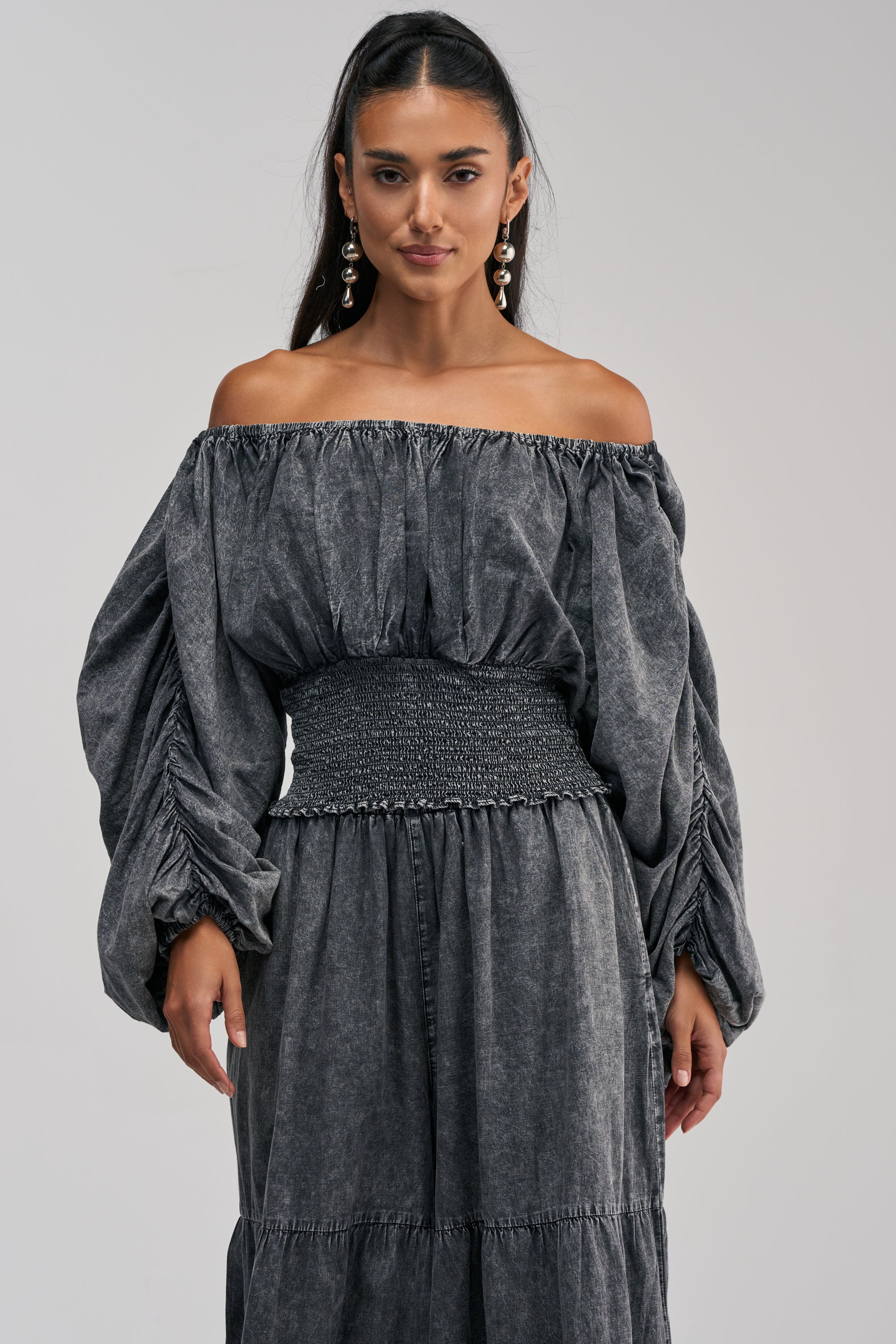 DENIM FOR DAYS OFF THE SHOULDER TOP IN DARK DENIM - Akira Store
