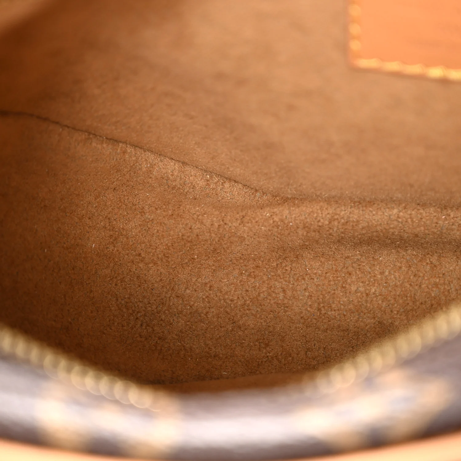 Monogram Loop