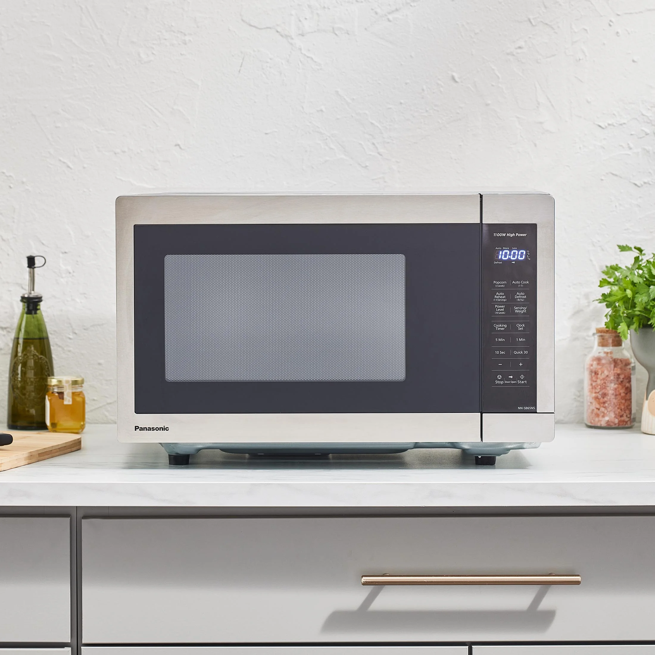 1.3 cu ft Countertop Microwave Oven in Glass Door - Image 5