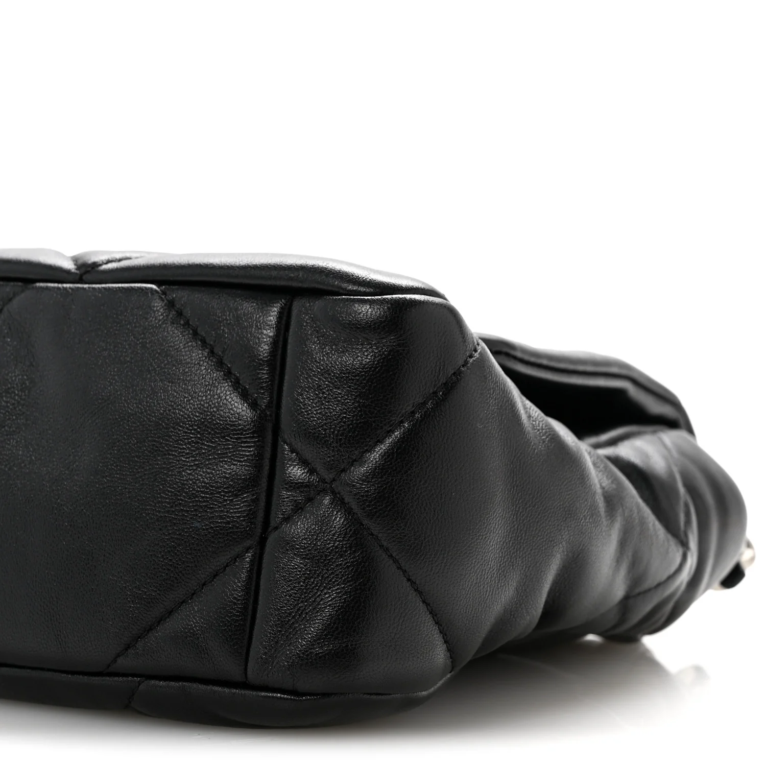 Lambskin Quilted Medium Chanel 19 Flap Black