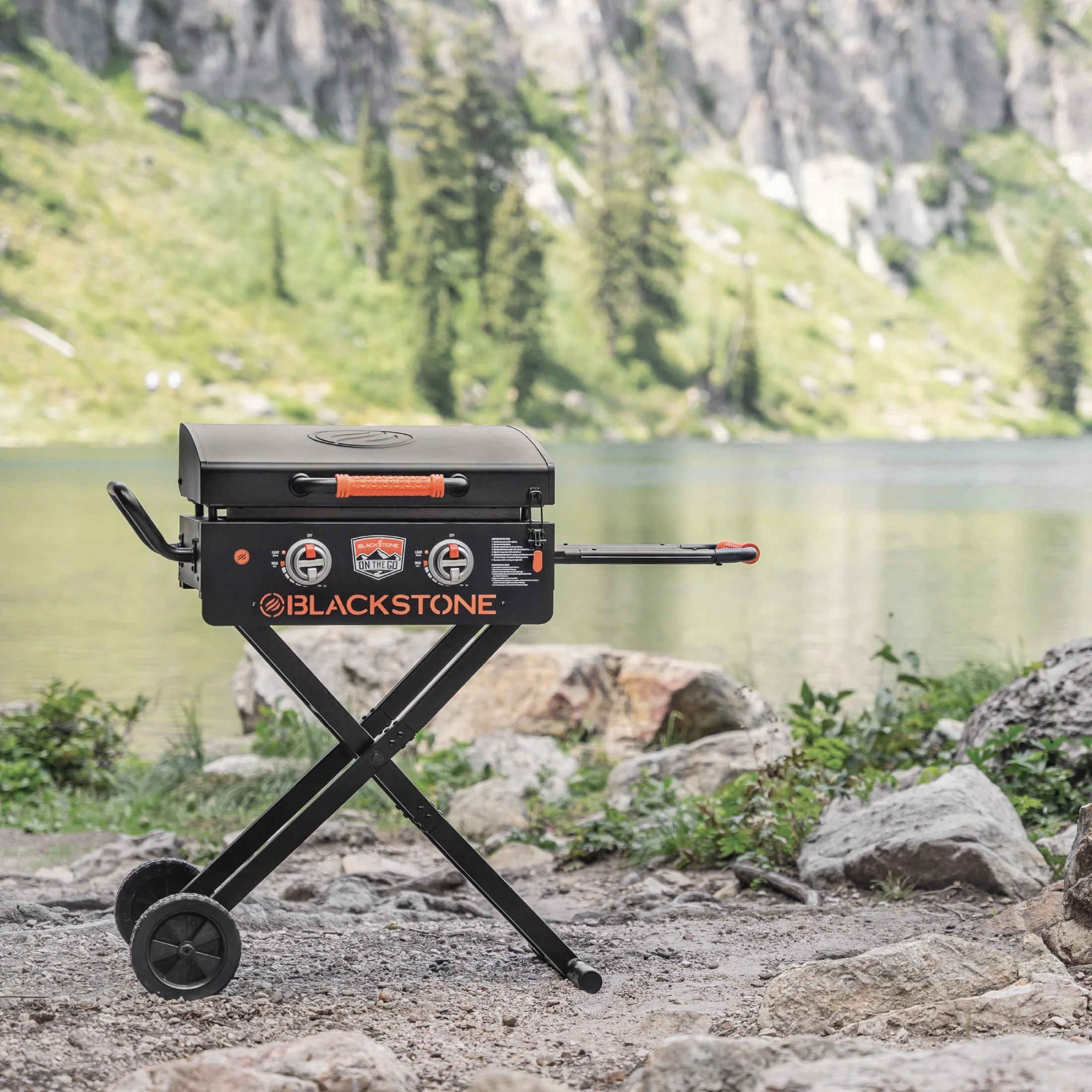 Blackstone on the Go 2 Burner 22" Scissor Cart Griddle with Hood Propane Image 3