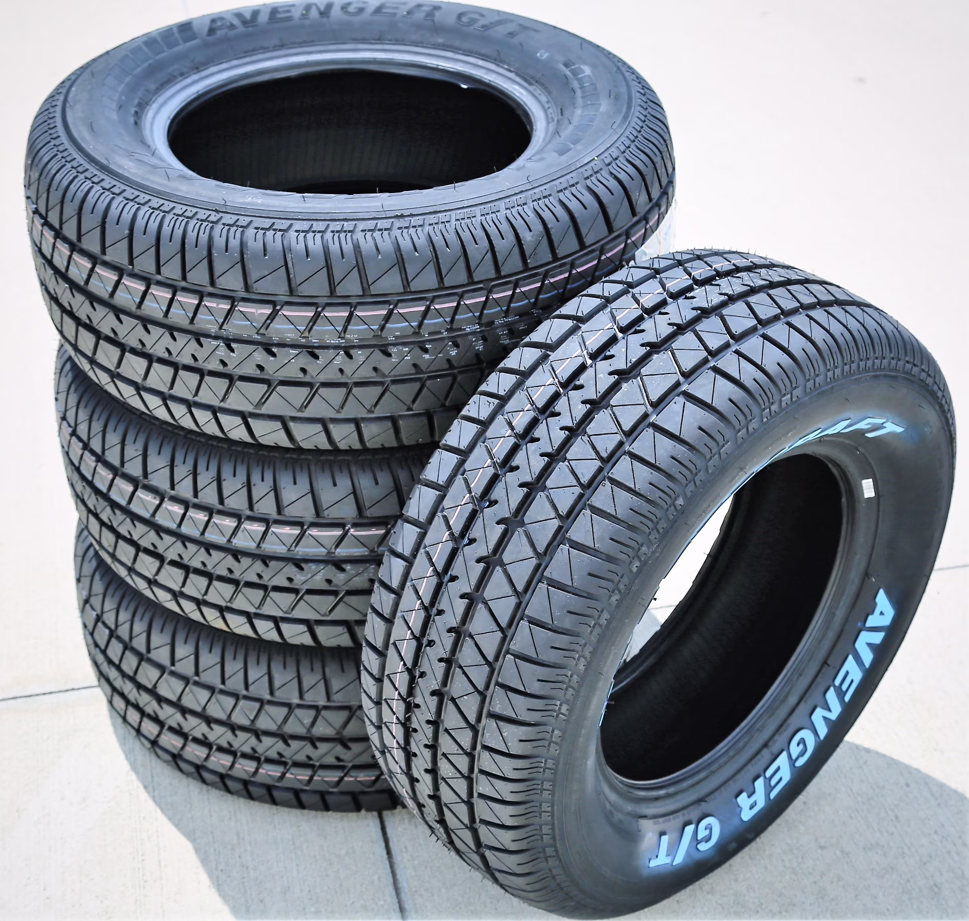 Set of 4 Mastercraft Avenger G/T 235/60R15 98T a/S All-Season Tires