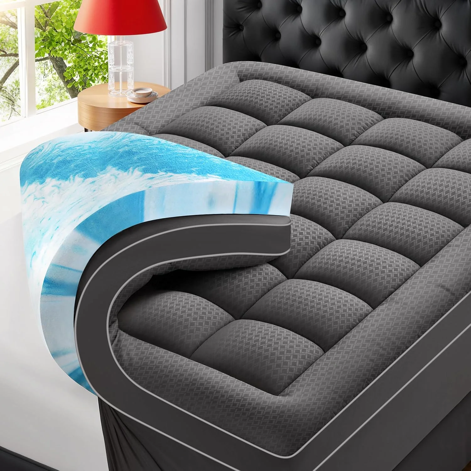 Surmatelas double couche premium de 10 cm en mousse à mémoire de forme, 5 cm en mousse à mémoire de forme imprégnée de gel et 5 cm d'épaisseur, pour un confort et un soutien exceptionnels et un soulagement optimal des douleurs dorsales.