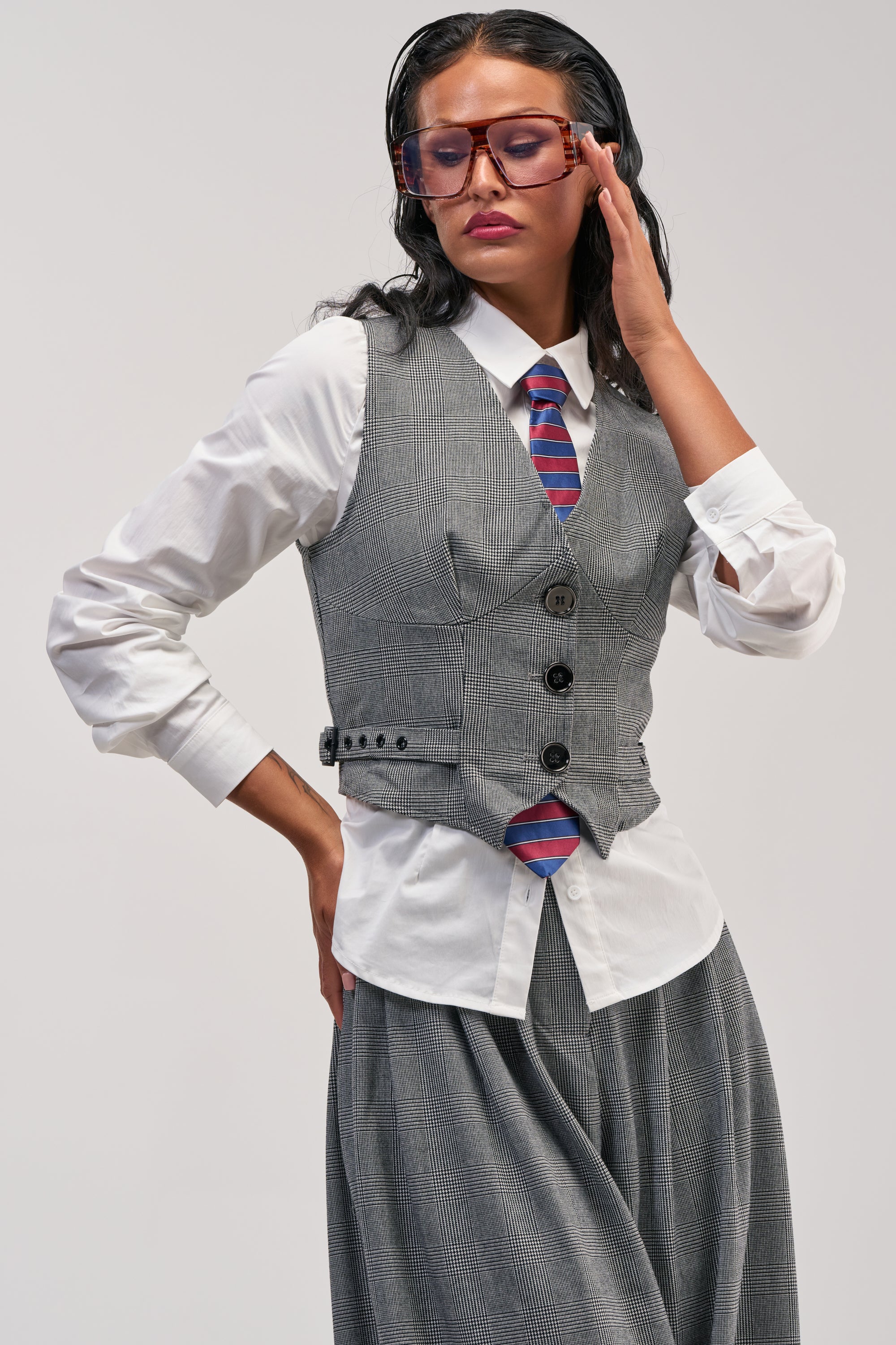 WORK HARD PLAY HARD VEST - Akira Store