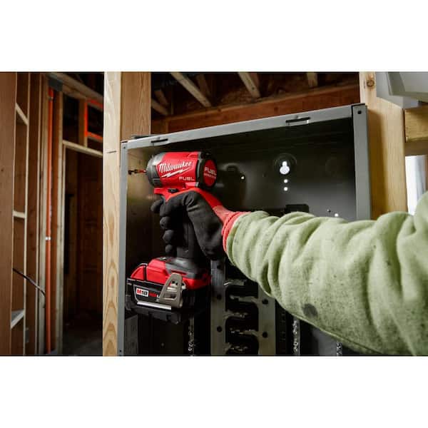 M18 FUEL 18V Lithium-Ion Brushless Cordless Hammer Drill and Impact Driver Combo Kit (2-Tool) with 2 Batteries - Image 10