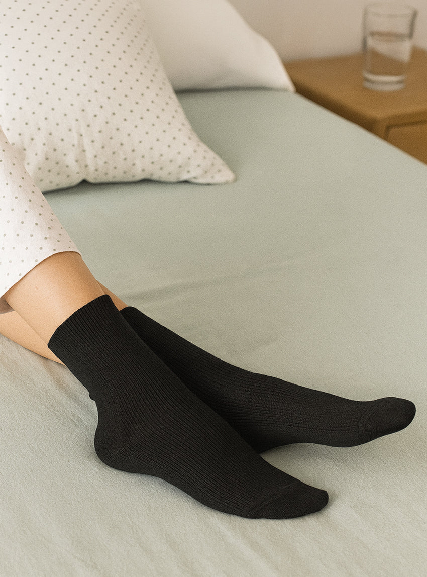 Mi-chaussettes mixte en laine sans élastique noires