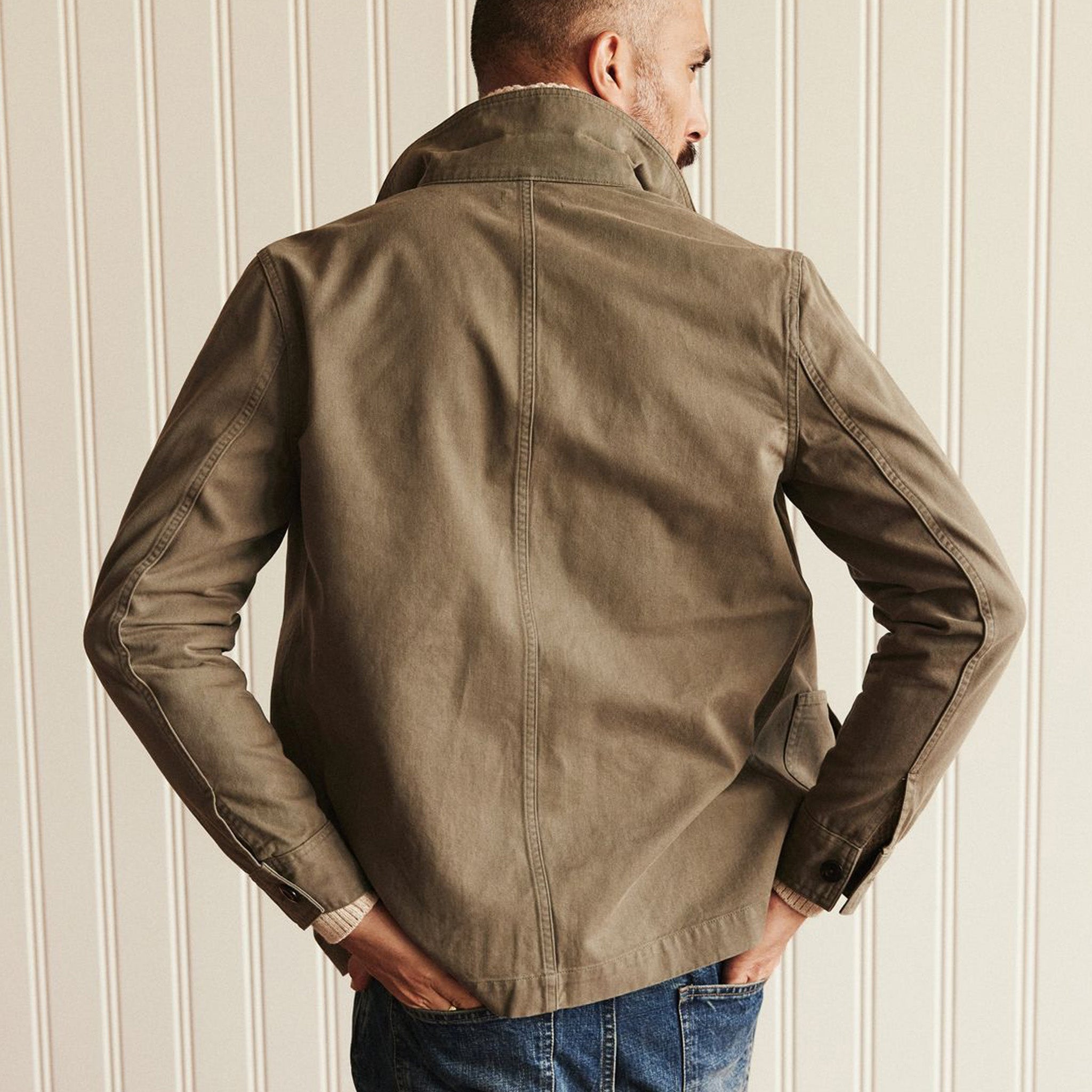 La veste Ojai en sergé de base couleur olive fumée biologique
