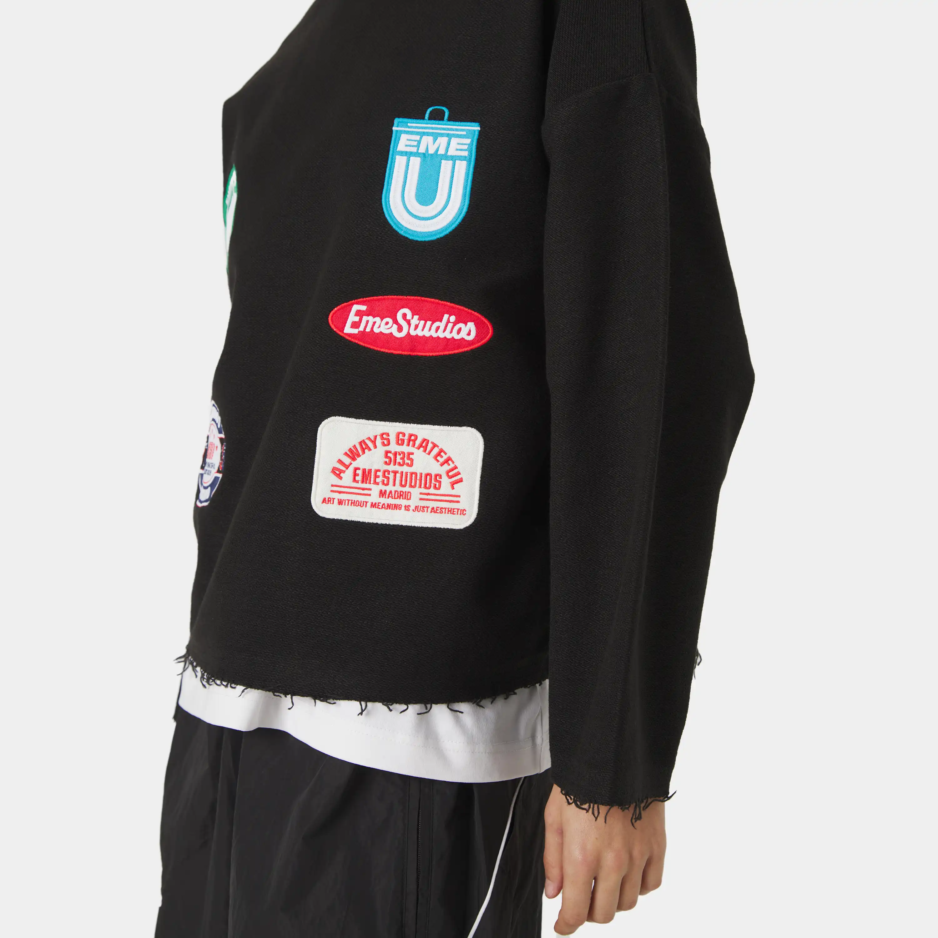 Patches Black Oversized Crewneck