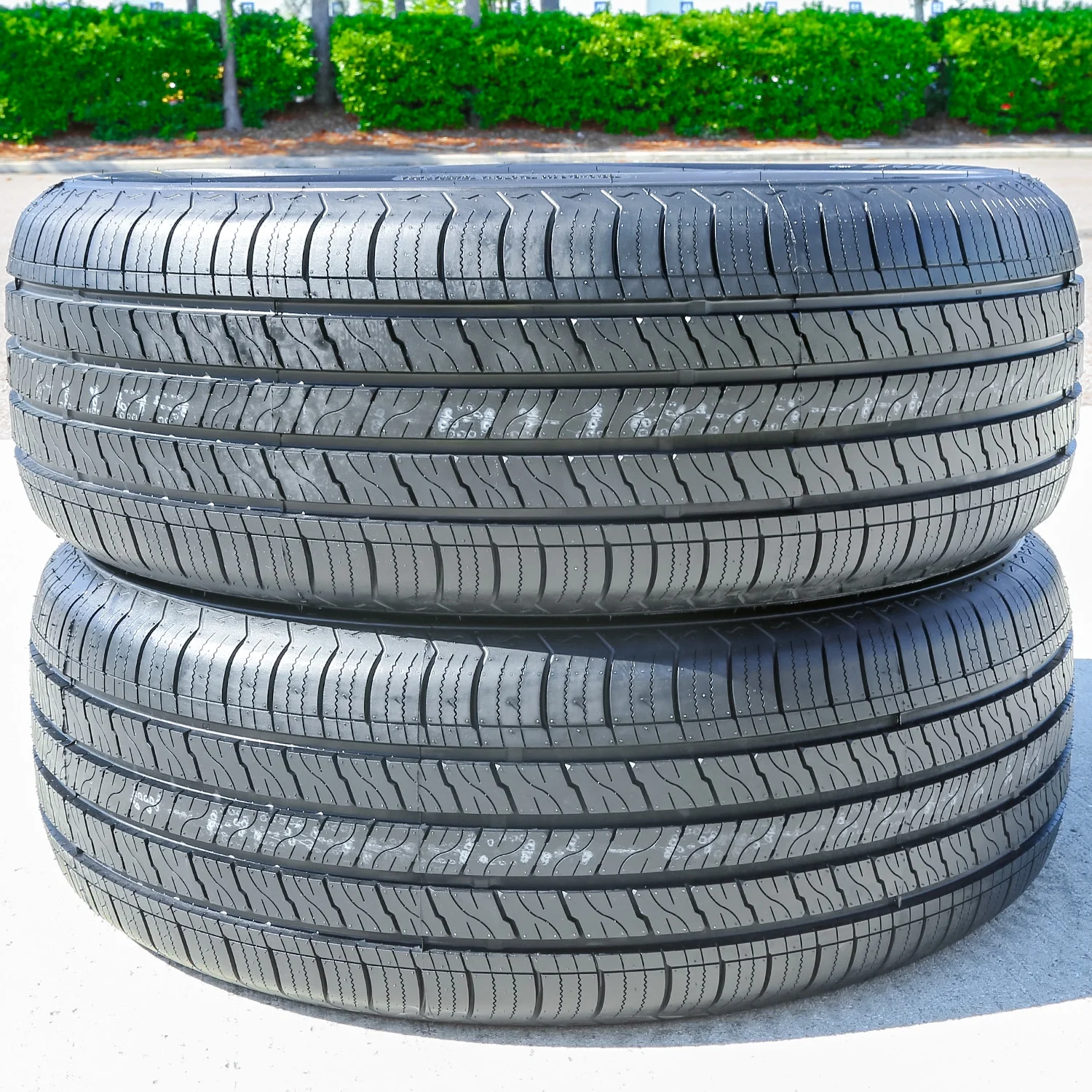 Dcenti DC66 265/65R17 112H a/S All-Season Tire
