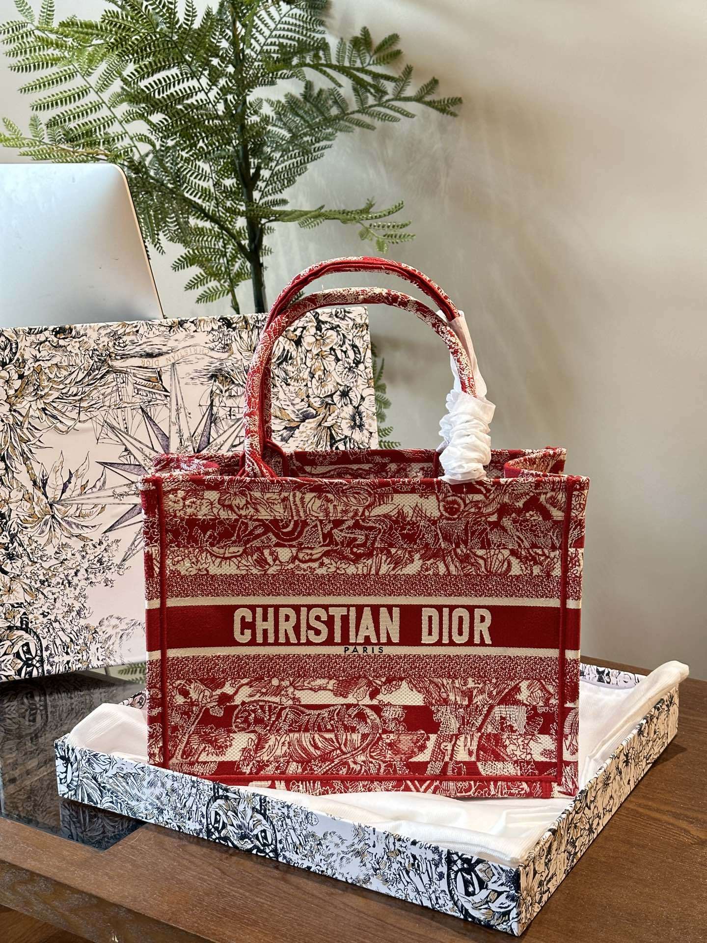 D new arrival tote bag size : 36 cm